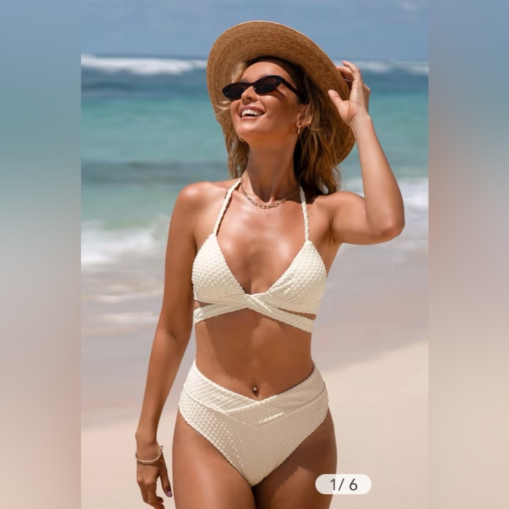 Dot texture wrapped halter & v-front high rise bikini set